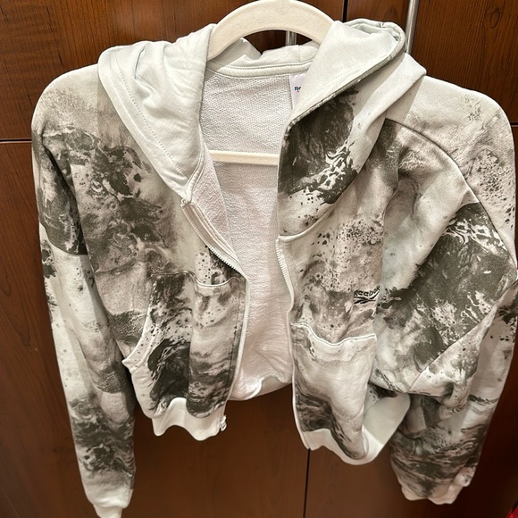 REEBOK Classics Cloud Splatter-Print Zip-Up Sweatshirt - Picture 2 of 9